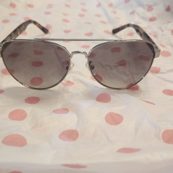 Tory Burch Accessories - New Tory Burch Sunglasses